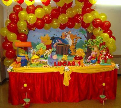decorarea unei mese pentru copii pentru o zi de naștere de 1 an