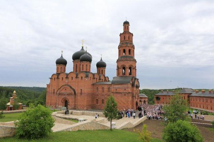 Episcopia lui Neftekamskaya: descriere, temple