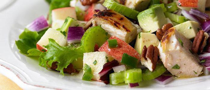 Salată cu țelină, pui și mere: o rețetă pentru gătit. Cum să gătești o salată delicioasă cu telina?