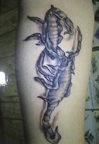 Moda arta corpului: tatuajul Scorpion