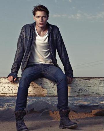 Dominic Sherwood Filme