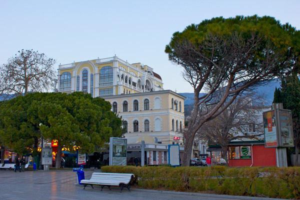 Sanatoriu din Yalta cu tratament. sanatoriu 